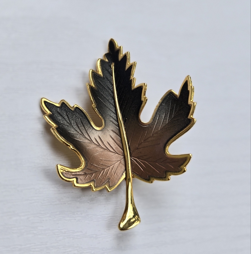 Gold and Rainflex Leaf Brooch